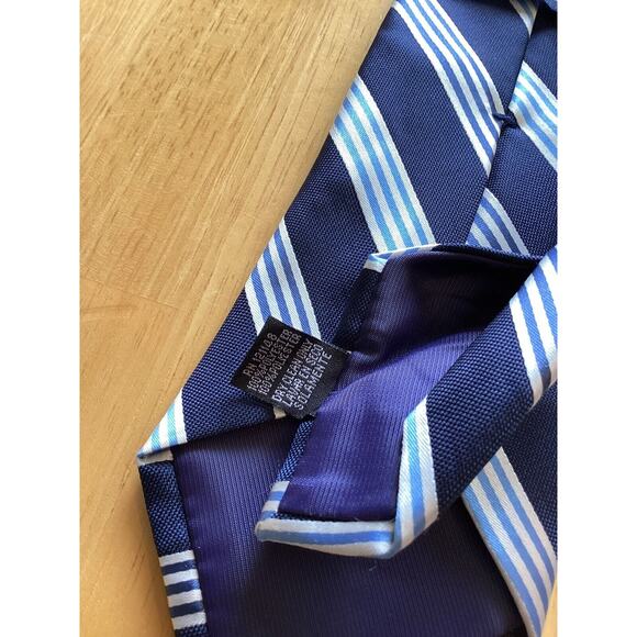 IZOD Men’s Tie blue white‎ striped 3.5” mens Designer Necktie Tie - Picture 4 of 5
